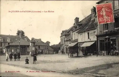 Ak Saint Julien le Faucon Calvados, Les Halles