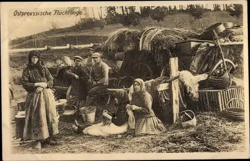 Ak Ostpreußen, Ostpreußische Flüchtlinge, Ostpreußenhilfe, strickende Frauen