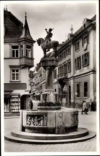 Ak Esslingen am Neckar, Post Michel Brunnen, Emil Kiemlen