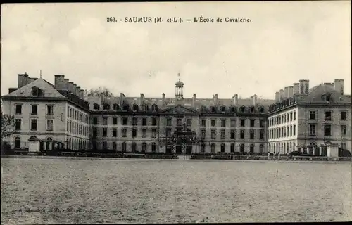 Ak Saumur Maine et Loire, L'École de Cavalerie