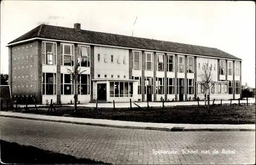 Ak Spijkenisse Südholland, School met de Bijbel