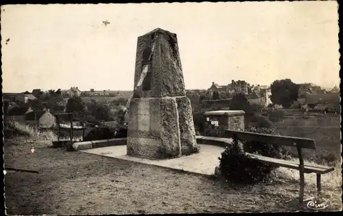 Ak Saint Aubin de Luigné Maine et Loire, Monument eleve a la memoire de Rene Gasnier