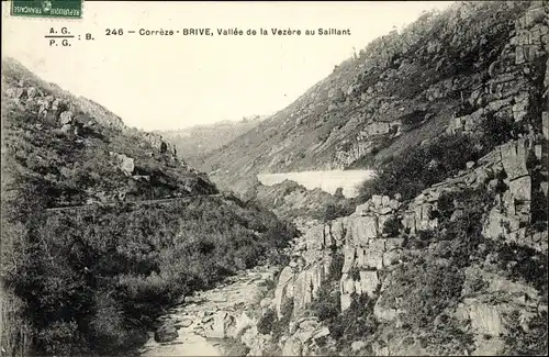 Ak Brive-la-Gaillarde Corrèze, Vallee de la Vezere au Saillant