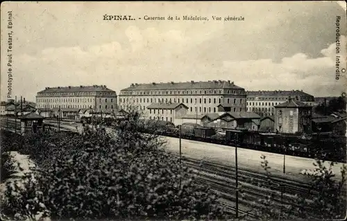 Ak Épinal Lothringen Vosges, Casernes de la Madeleine, Vue generale