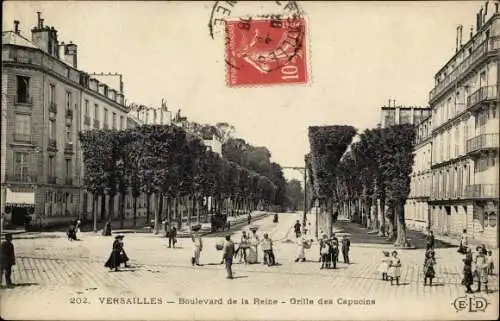 Ak Versailles Yvelines, Boulevard de la Reine, Grille des Capucins