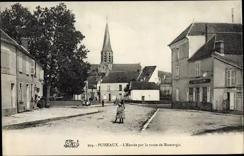 Ak Puiseaux Loiret, L'Entree par la roste de Montargis