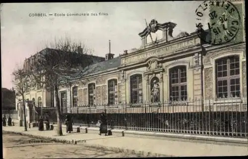 Ak Corbeil Essonne, Ecole communale des files