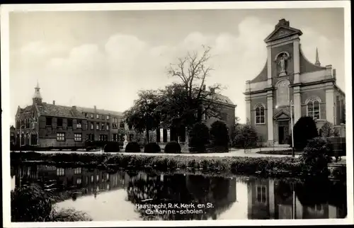 Ak Haastrecht Südholland, R. K. Kerk en St. Catharine scholen