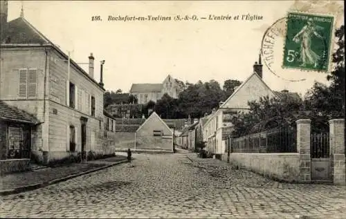 Ak Rochefort en Yvelines, L'entré et l'Église