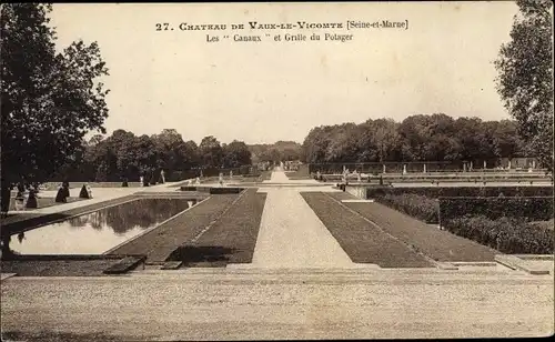 Ak Maincy Seine-et-Marne, Château de Vaux le Vicomte, Les Canaux et Grille du Ptager