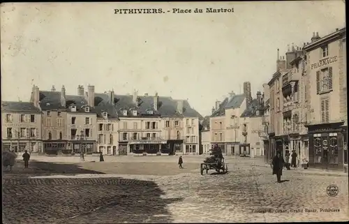 Ak Pithiviers Loiret, Place du Martrol