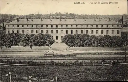 Ak Lisieux Calvados, Vue sur la Caserne Delaunay