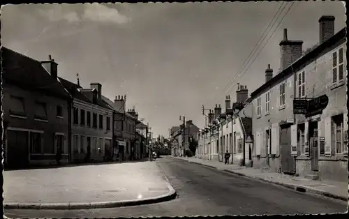 Ak Les Merveilles du Val de Loire Loiret, Rue Gambetta