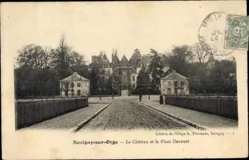 Ak Savigny sur Orge Essonne, Le Chateau, la Place Davoust