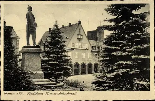 Ak Treuen im Vogtland, Stadthaus, Bismarck Denkmal