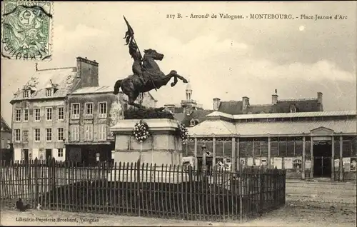 Ak Montebourg Manche, Place Jeanne d'Arc