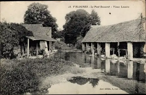 Ak Valognes Manche, Le Pont Secouret, Vieux Lavoirs