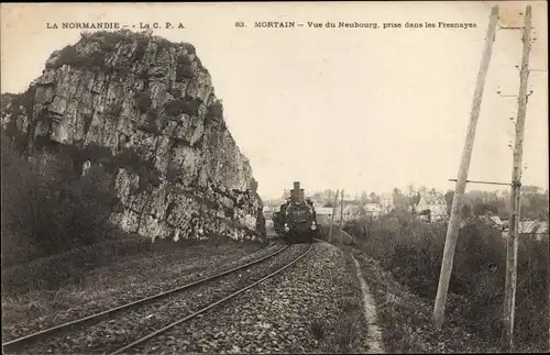 Ak Mortain Manche, Vue du Neubourg, prise dans les Fresnayes, chemin de fer