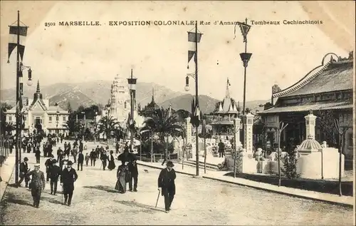 Ak Marseille Bouches du Rhône, Exposition Coloniale, Rue d'Anname Tombeaux Cochinchinois