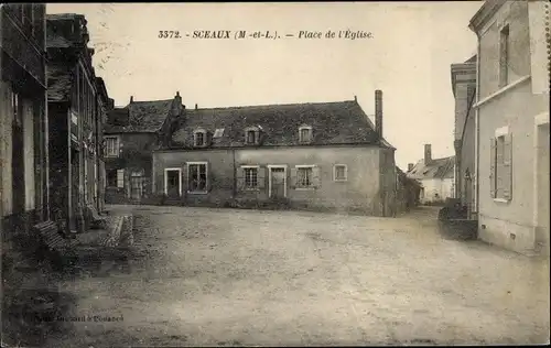 Sceaux d’Anjou Maine et Loire, Place de l'Eglise