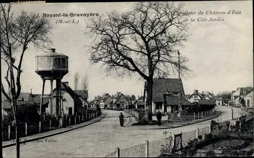 Ak Noyant la Gravoyère Maine et Loire, Carrefour du Château d'Eau de la Cité Jardin
