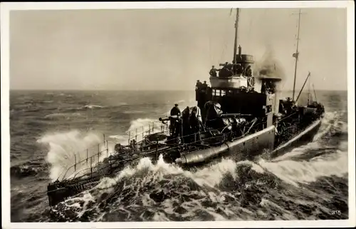 Ak Deutsches Kriegsschiff, Kaiserliche Marine, I. WK, Deutsches Torpedoboot im Sturm