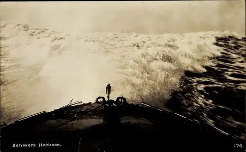 Ak Deutsches Kriegsschiff, Kaiserliche Marine, I. WK, Schwere Hecksee