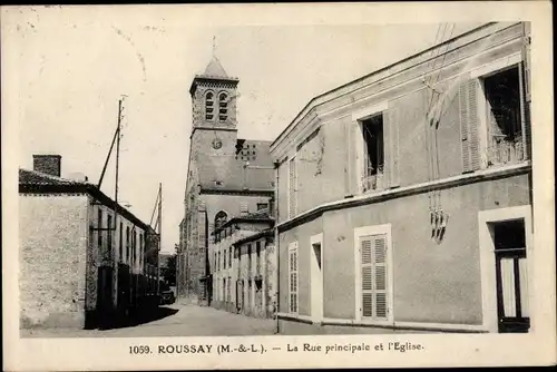 Ak Roussay Maine et Loire, La Rue principale et l'Église