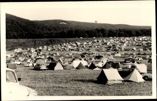 Foto Frohburg in Sachsen, Frohburger Dreieck Rennen, Blick auf den Zeltplatz, Trabant, Fesselballon