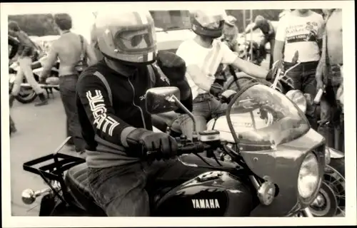 Foto Frohburg Sachsen, Frohburger Dreieck Rennen, Yamaha Motorrad, Kawasaki, Ducatti, Johnnie Walker