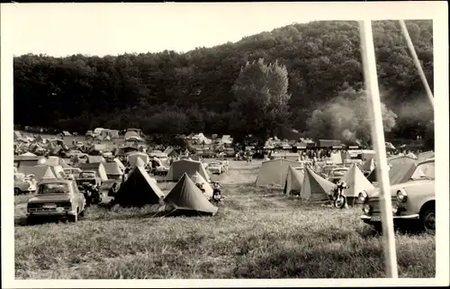 Foto Frohburg Sachsen, Frohburger Dreieck Rennen, Zeltplatz, Trabant, Motorräder