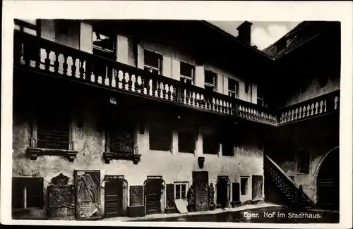 Ak Cheb Eger Region Karlsbad, Hof im Stadthaus