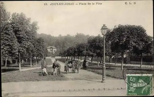 Ak Jouy en Josas Yvelines, Place de la Fete