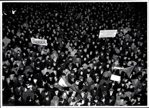 Foto Berlin, Bert Sass, Protestdemo von Grundstückseigentümern nach der Viererkonferenz 1954