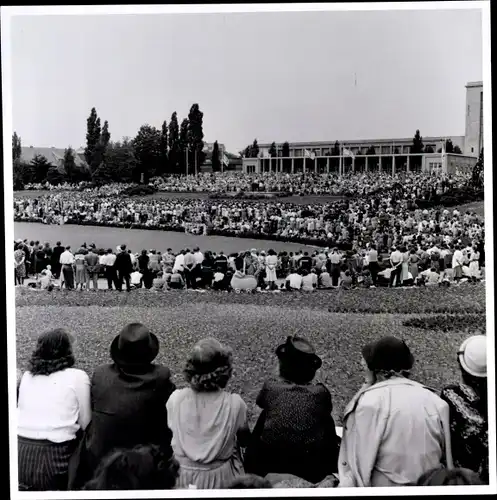 Foto Berlin Westend, Bert Sass, Sommergarten am Funkturm