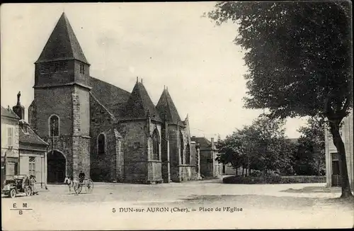 Ak Dun sur Auron Cher, Place de l'Eglise