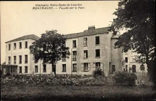 Ak Montmagny Val d’Oise, Seminaire Notre Dame de Lourdes, Facade sur le Parc