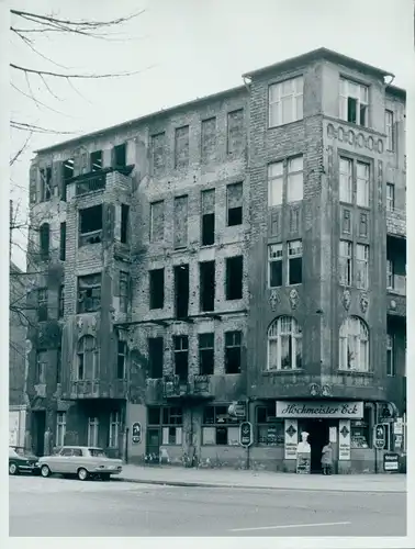 Foto Berlin Wilmersdorf Halensee, Westfälische Straße, Nestorstraße,Hochmeistereck,zerstörte Fassade
