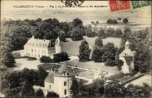 Ak Villeblevin Yonne, Vue à vol d'oiseau du Château