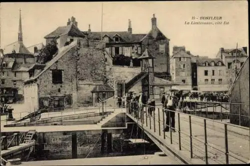 Ak Honfleur Calvados, La Lieutenance, côte Est