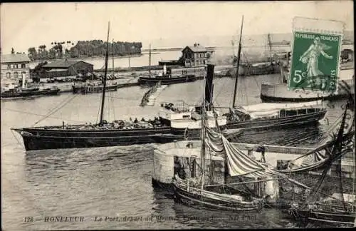 Ak Honfleur Calvados, Le Port, depart du steamer Francois 1er