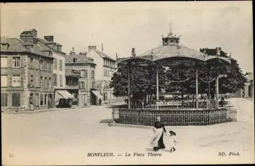 Ak Honfleur Calvados, La Place Thiers