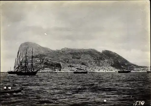 Foto Gibraltar, Panorama mit dem Felsen, Segelschiff, Dreimaster