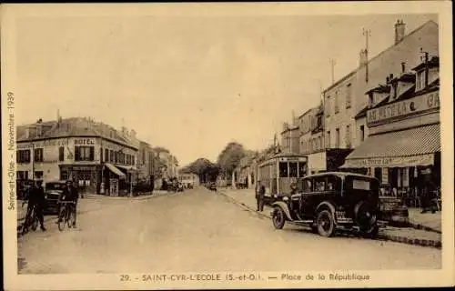 Ak Saint Cyr l'Ecole Yvelines, Place de la République, Hotel