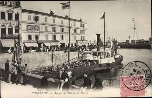 Ak Honfleur Calvados, Arrivée du Bateau du Havre