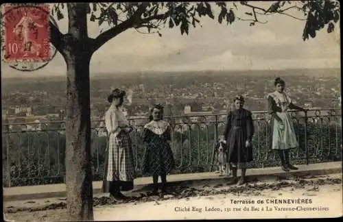 Ak Chennevières Val de Marne, Terrasse