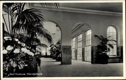 Ak Kudowa Zdrój Bad Kudowa Schlesien, Wandelhalle