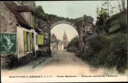 Ak Montfort l'Amaury Yvelines, Porte Bardoue, vue générale, ancienne entrée du Château, eglise