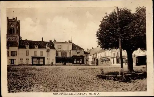 Ak Neauphle le Chateau Yvelines, place, Pharmacier de la classe Dubonnet, tour de l'horloge