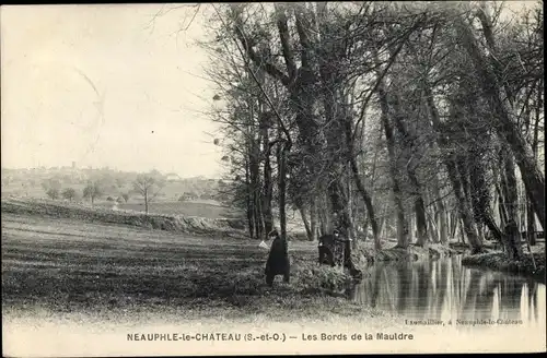 Ak Neauphle le Chateau Yvelines, Les Bords de la Mauldre